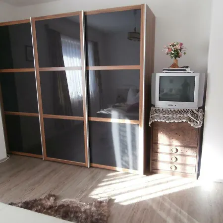 Semesterbostad Haus Nannerl