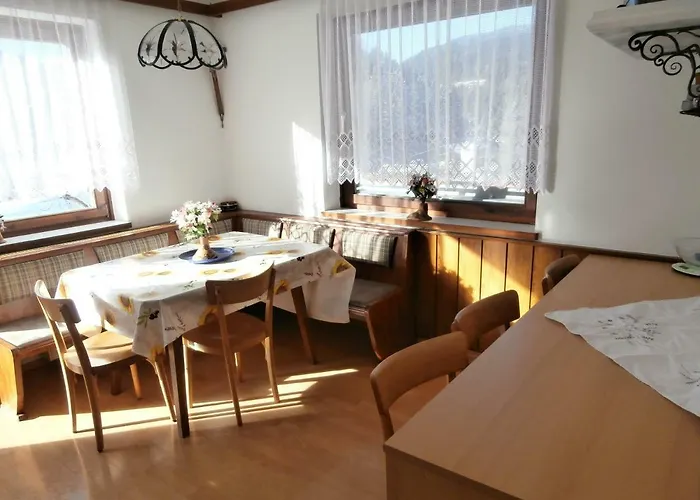 Haus Nannerl 펜션 *